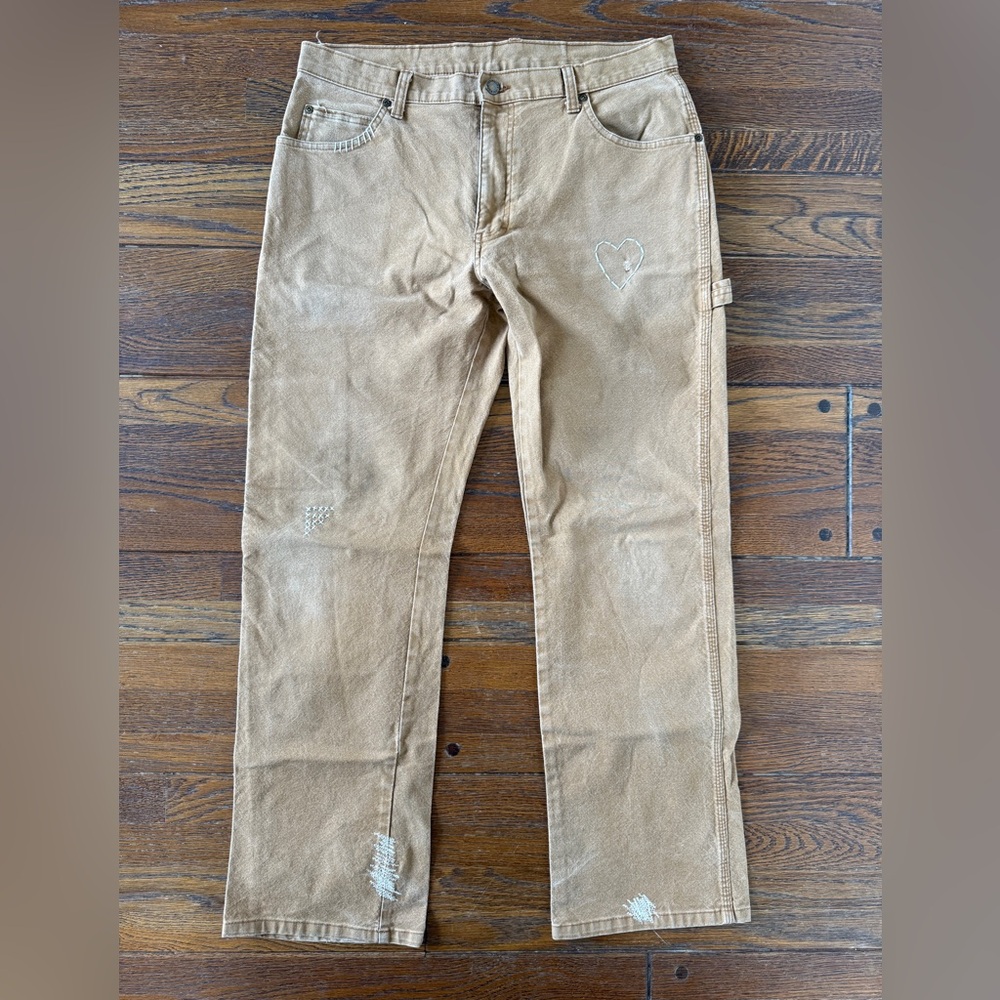 Embroidered/visibly mended Dickies 33x32